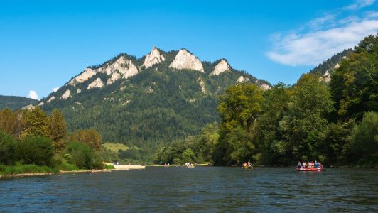 Traditional rafting on the Dunajec Gorge and view of Three Crown