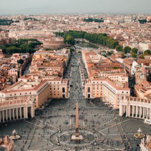 Roma: Un’insolita passeggiata lungo i binari della Ferrovia Vaticana