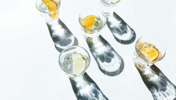 L'importanza dell'idratazione in estate: quanto bere e quali integratori prendere