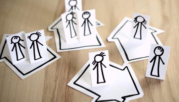 L’Assegno unico e universale, la misura cardine a sostegno delle famiglie con figli, conferma anche per il 2025 il suo ruolo centrale nella politica sociale del Paese. L’Inps, con il messaggio n. 2229 del 14 luglio 2025, ha reso noto il calendario dei pagamenti per il secondo semestre dell’anno e ha ribadito i criteri di accesso e gli importi aggiornati, in linea con l’adeguamento al costo della vita.