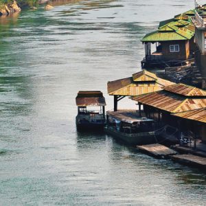 Sussurri del Siam: antiche capitali e fiume Kwai