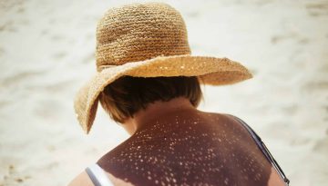 Ogni quanto mettere la crema solare quando si è in spiaggia