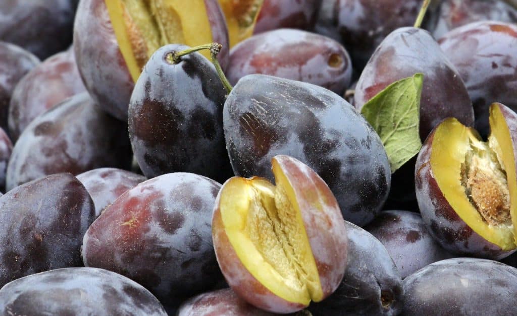 Frutta di stagione: quale mangiare mese per mese
