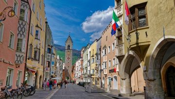 Vacanze rigeneranti in Valle Isarco: tra montagne, laghi e borghi deliziosi